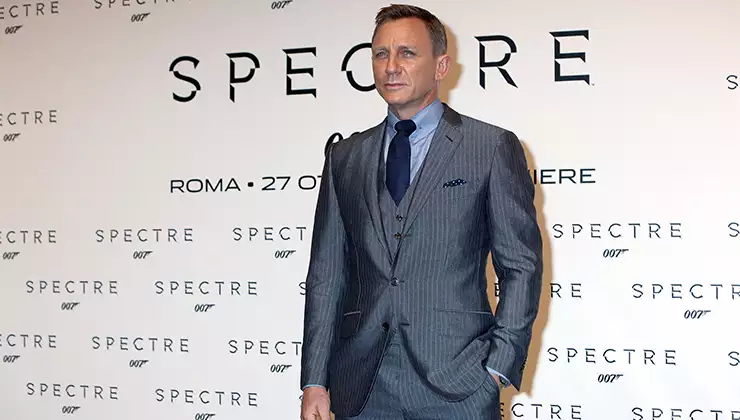 Daniel Craig posing for the Spectre premier